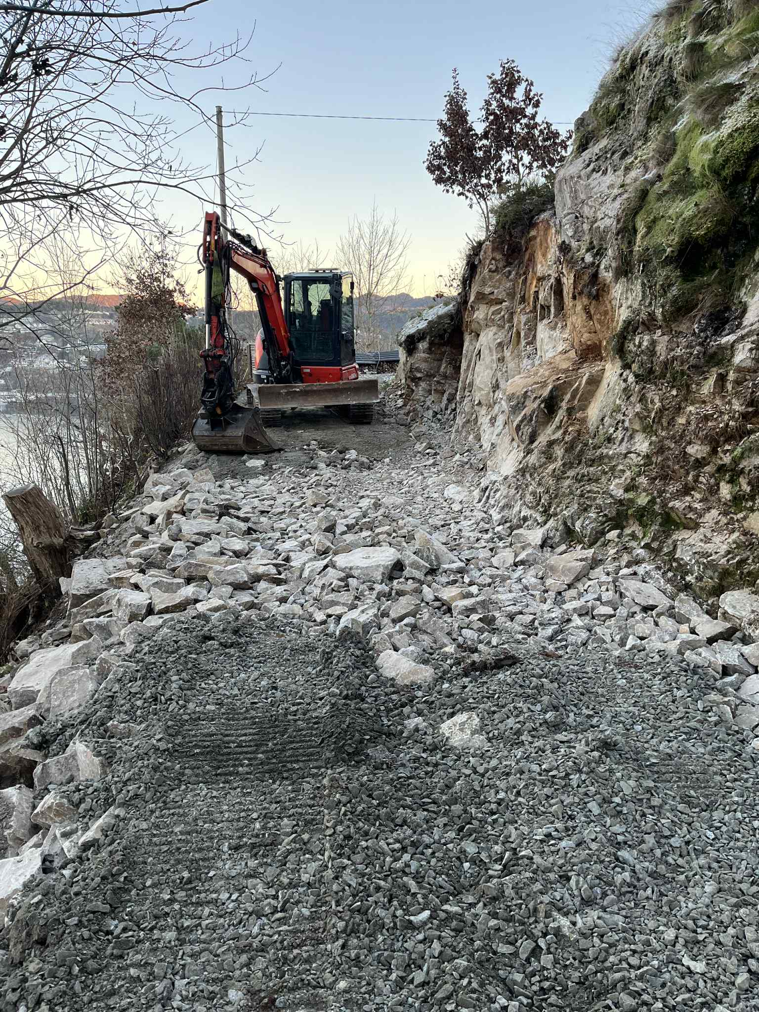 Fyller på med grus